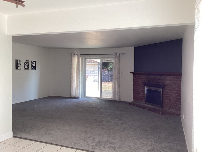 Photo - 4648 N 6th St