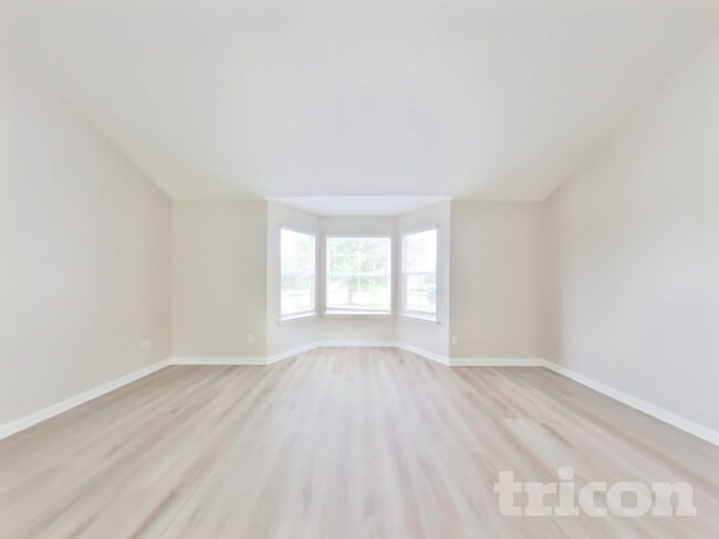 Photo - 816 Marcus Ln