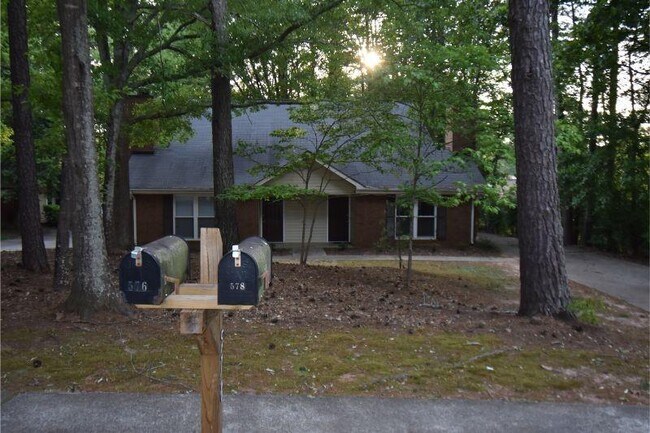 Photo - 576 Wedgewood Dr House