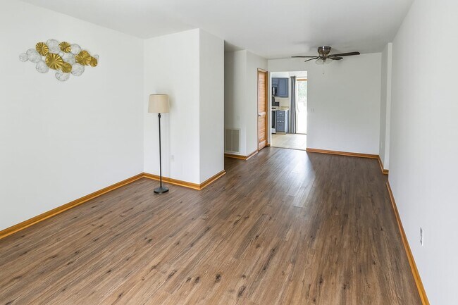 460 Echo Ln