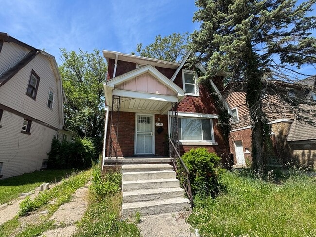 Building Photo - 15387 Lesure St