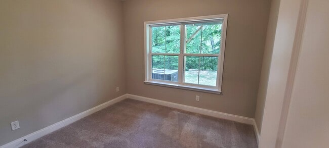 Photo - 4560 Mikajack Dr SE