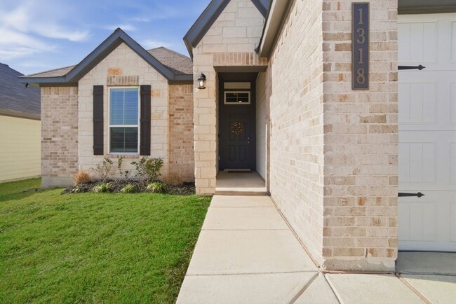 Photo - 1318 Kingsgate Dr