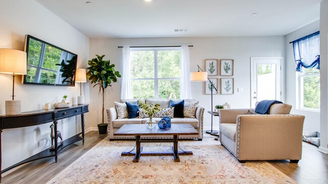 Photo - 646 Longtail Ln