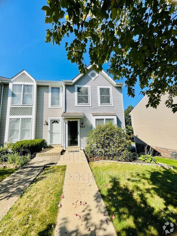 Building Photo - 925 Elm Ct Rental