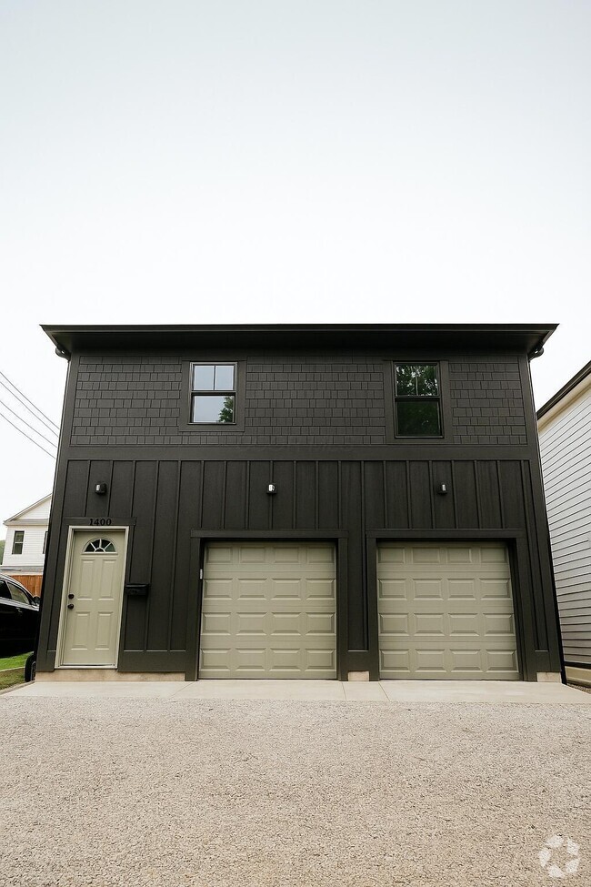 Building Photo - 1460 Hamlet St Rental