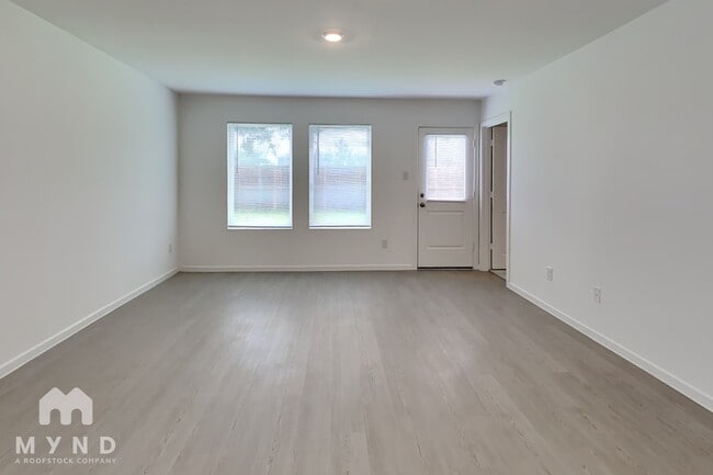 Photo - 940 Capracotta Dr