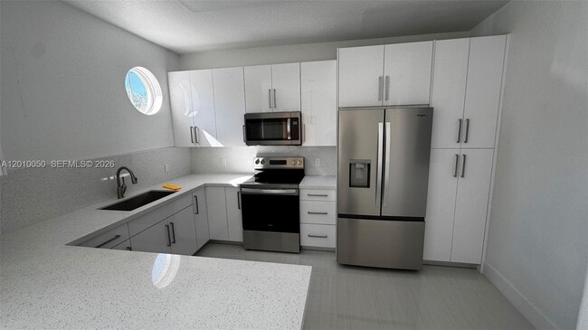 Photo - 10012 NW 7th St Unidad 112