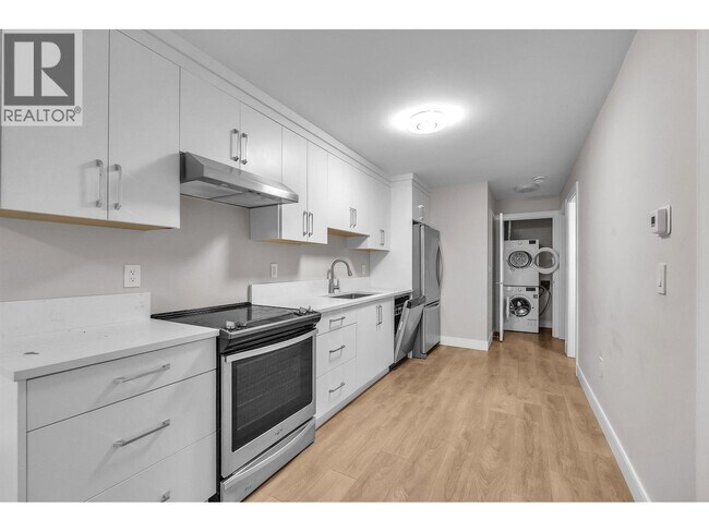 Photo - 2240 Brookmount Ave