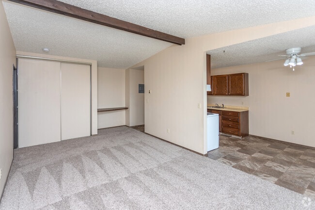 1HAB, 1BA - 700 ft² - Crestview Manor Apartments