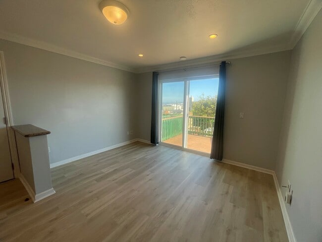 Photo - 620 Spruce Ave