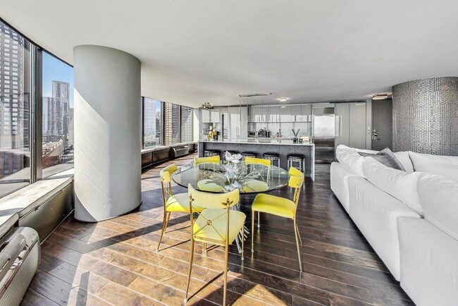 Photo - 505 N Lake Shore Dr Unit 1614-15