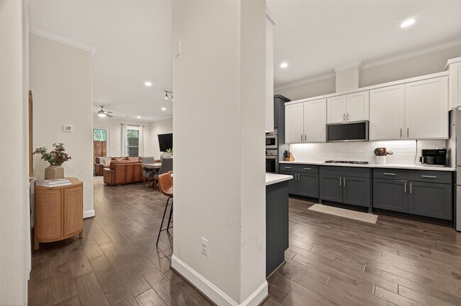 Photo - 1027 Gross St