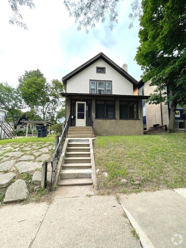 Building Photo - 1011 Vaughn St Unit House