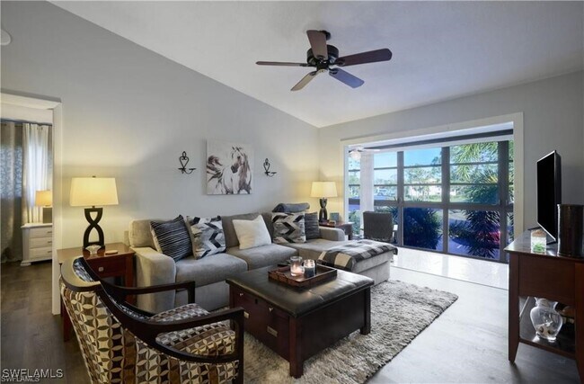 Photo - 8171 S Woods Cir Unidad 8