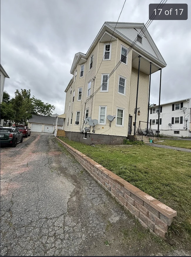 Beautiful 3 Bedroom 1 Bath Apartment Located in Worcester, MA