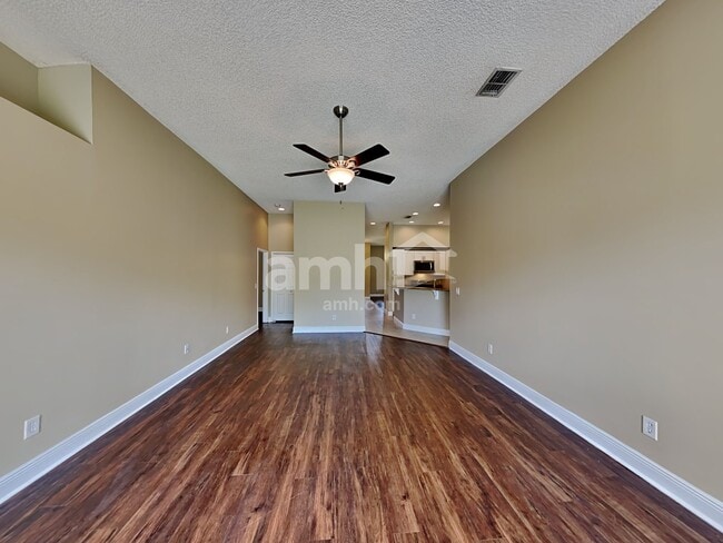 Photo - 3588 Foxcroft Cir