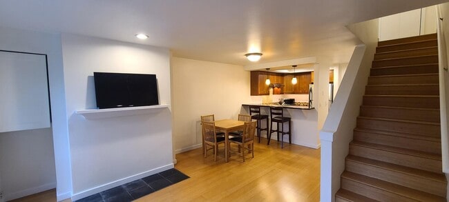 Photo - 1817 11th Ave W