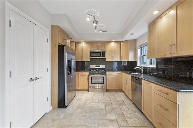 Building Photo - 437 Whiton St Rental