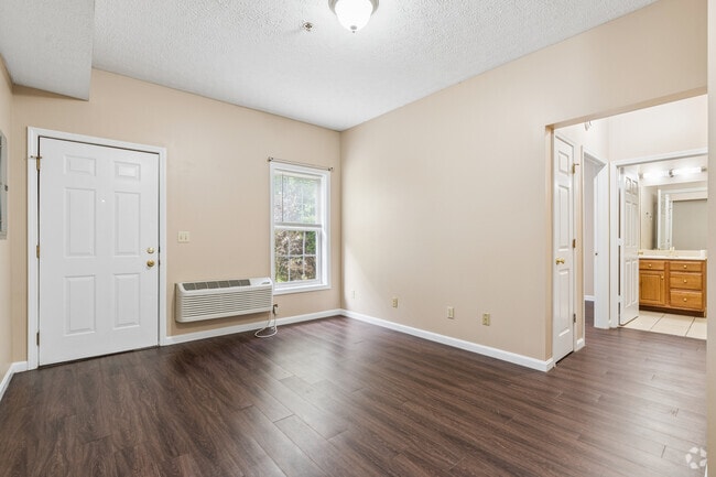 1BR, 1BA - 750SF - Living Room