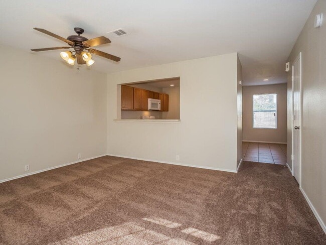 Photo - 914 Eagles Glide Dr