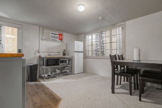 Photo - 261 Belford Ave Unidad 261 Belford Avenue