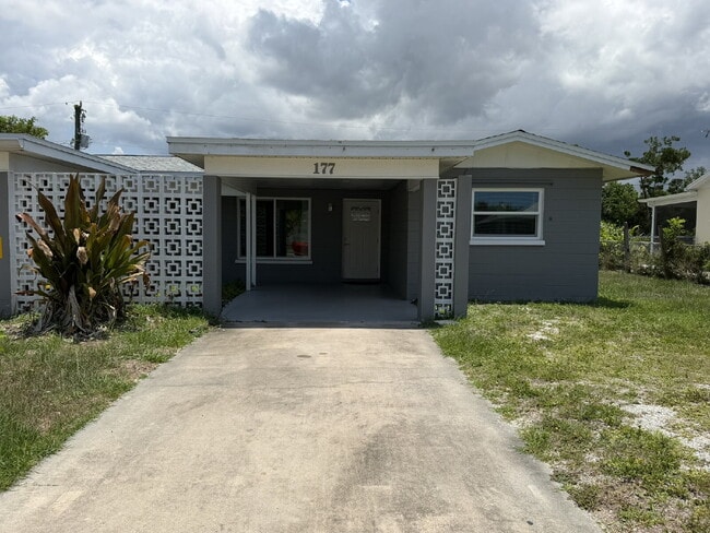 Building Photo - "Charming 2-Bedroom Duplex Retreat in Venice East!"