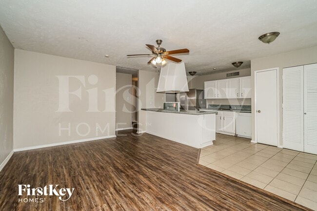 Photo - 6403 Redwood Ln
