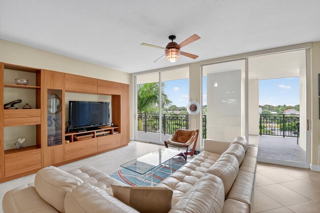 Photo - 550 Okeechobee Blvd Unit 423