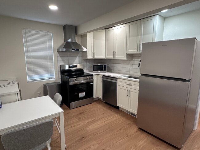 Photo - 239 Meyran Ave