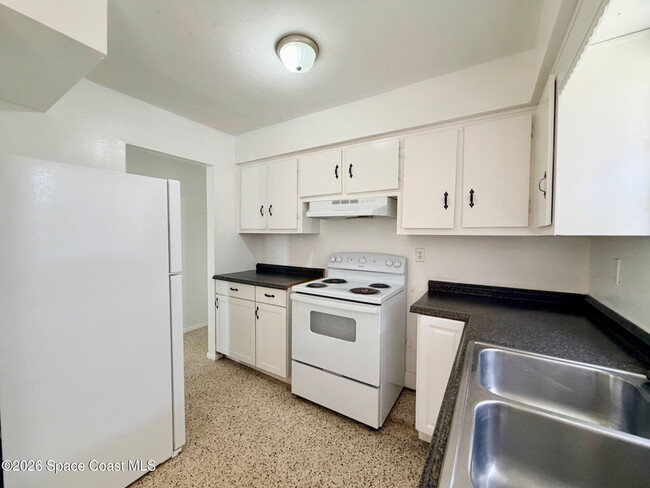 Photo - 1590 S Deleon Ave