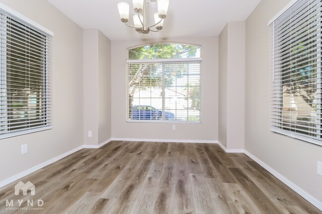 Photo - 2303 E Aire Libre Ave