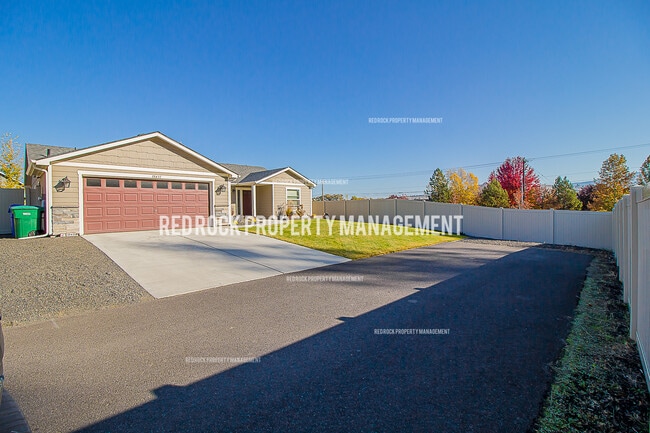 Photo - 18431 Selkirk Estates Rd