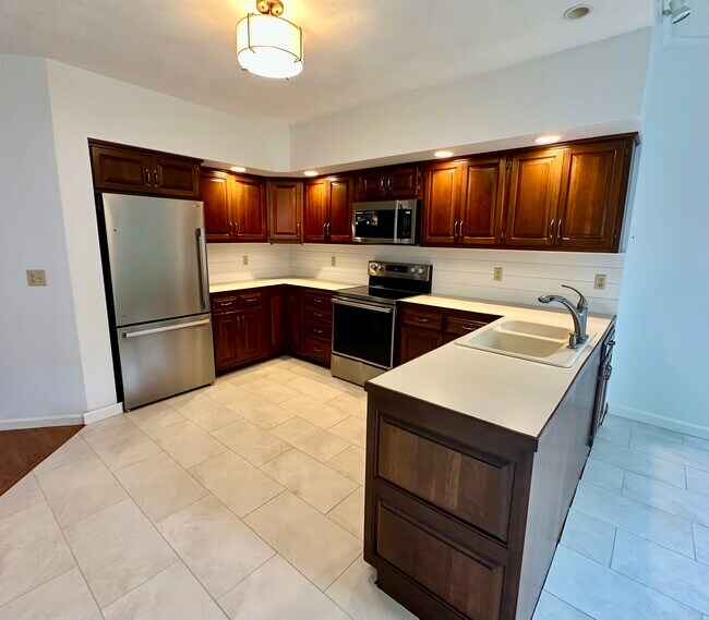 Photo - 4480 Post Rd