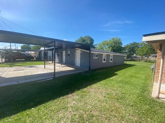 Photo - 414 Fieldcrest Dr