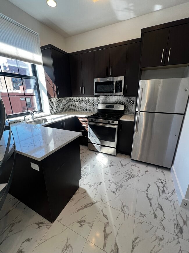 2575 22nd St Unit 2