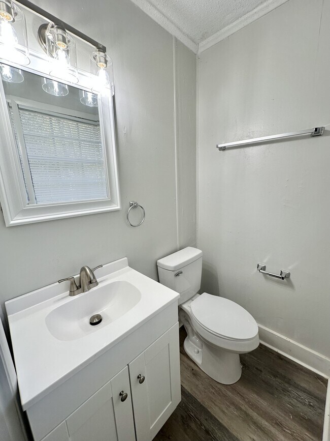 Photo - 724 Illinois Rd