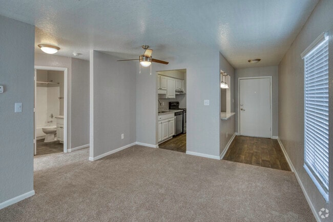 2BR, 2BA - 850SF - 7402 Heritage Hills Dr Tampa, FL 33637-5747 - Heritage Cove