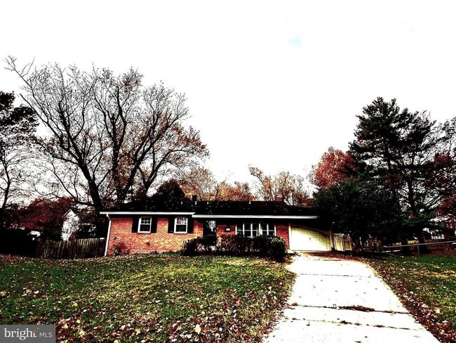 Photo - 5 Charen Ct House