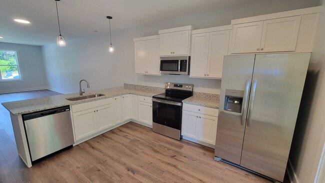 Brand New 3 Bed, 2 Bath Duplex Available Near Downtown Greenville