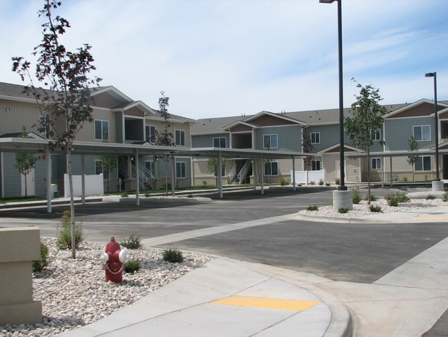Rushmore Apartments - Rushmore Apartments