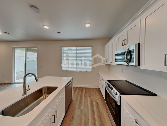 Photo - 9727 W Parkway Dr