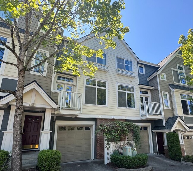 Building Photo - Spacious is Aqua Highlands one bedroom plu... Rental