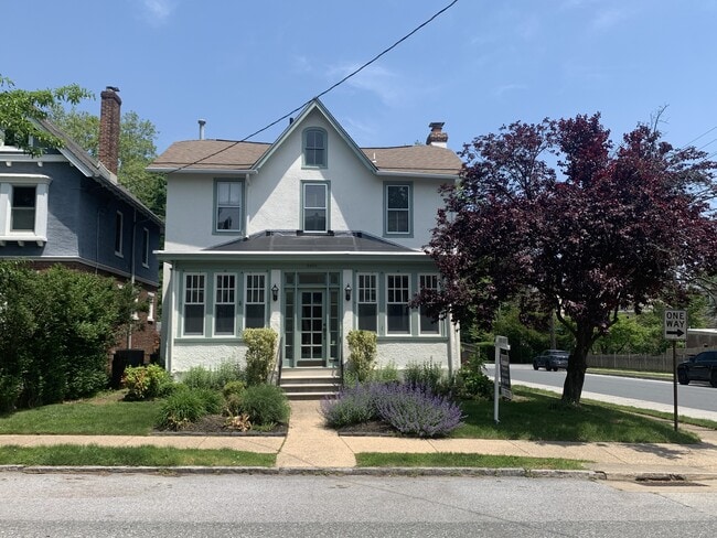 Photo - 2401 W 18th St House