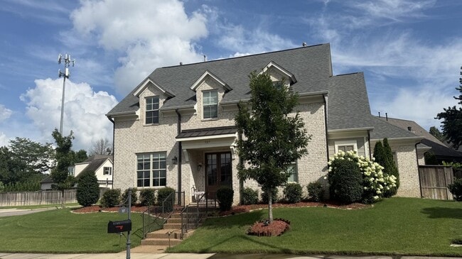Building Photo - 327 Belfair Cv