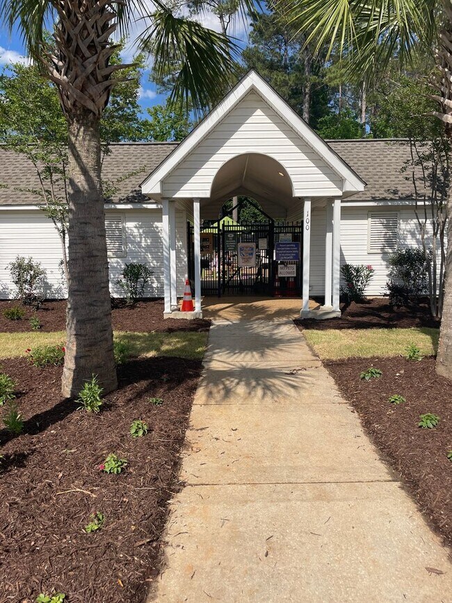 Photo - Spacious 4BR Town House in Goose Creek