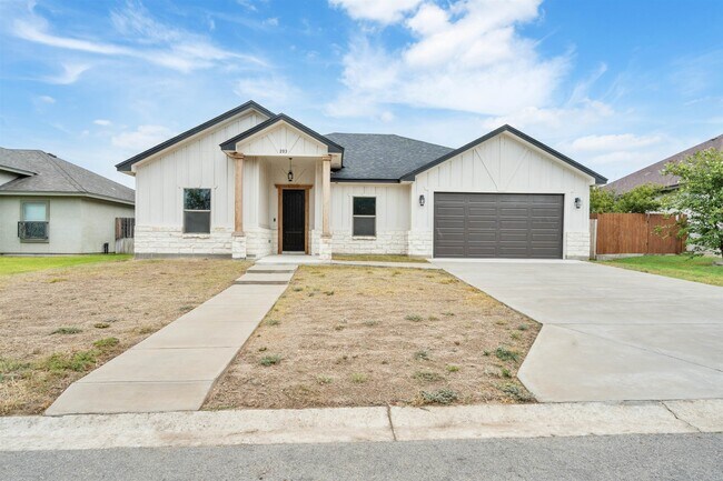 Photo - 203 Javier Dr