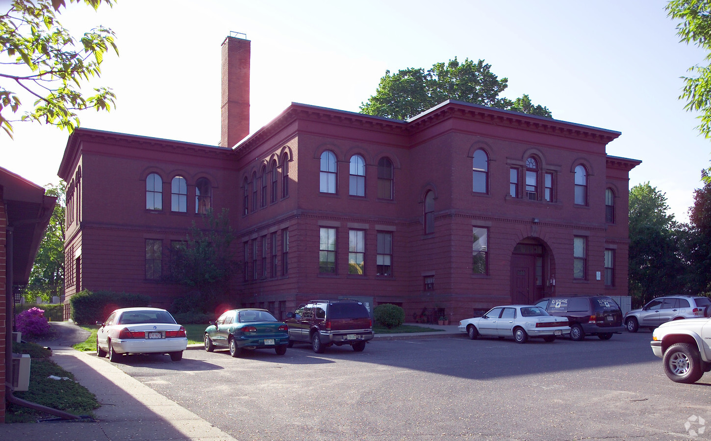 Valentine House Apartments - Valentine House Apartments