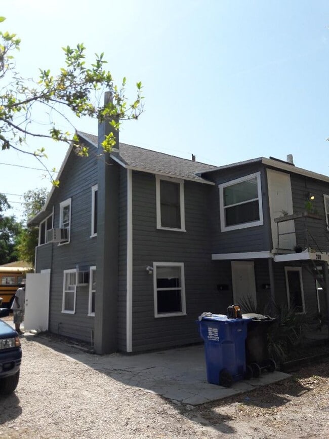 Photo - 320 21st Ave S