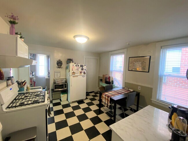 Photo - 377 Highland Ave Unidad 1